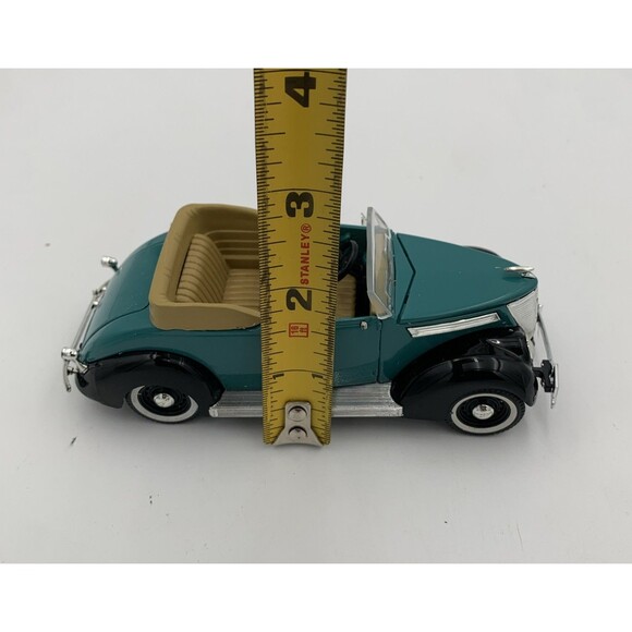 National Motor Museum Mint 1937 V-8 Club Cabriolet Golden Age of Ford - Picture 8 of 9